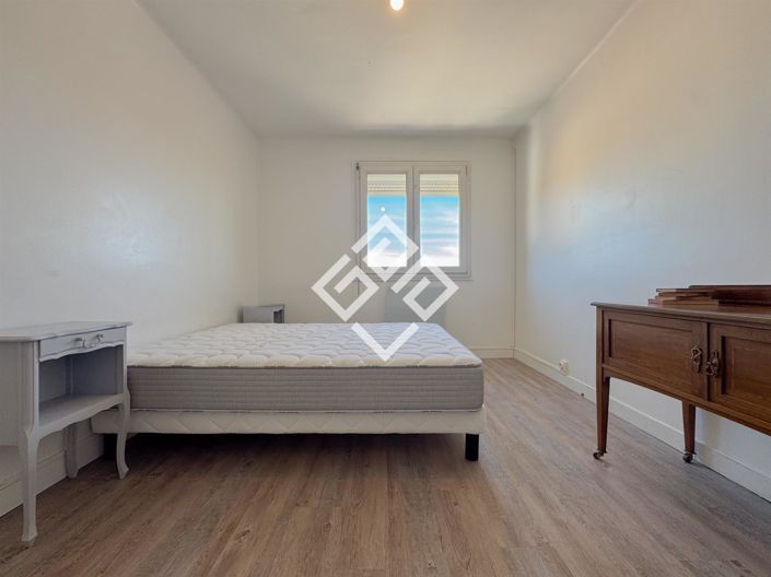 Image No.8-3 Bed Apartment for sale