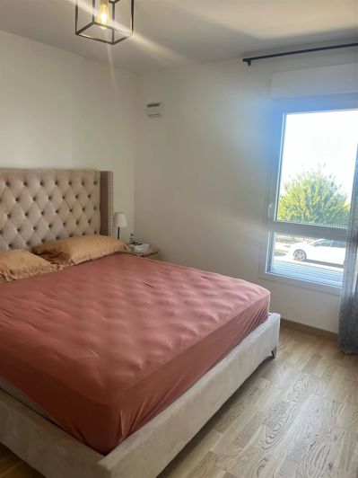 Image No.8-2 Bed Property for sale