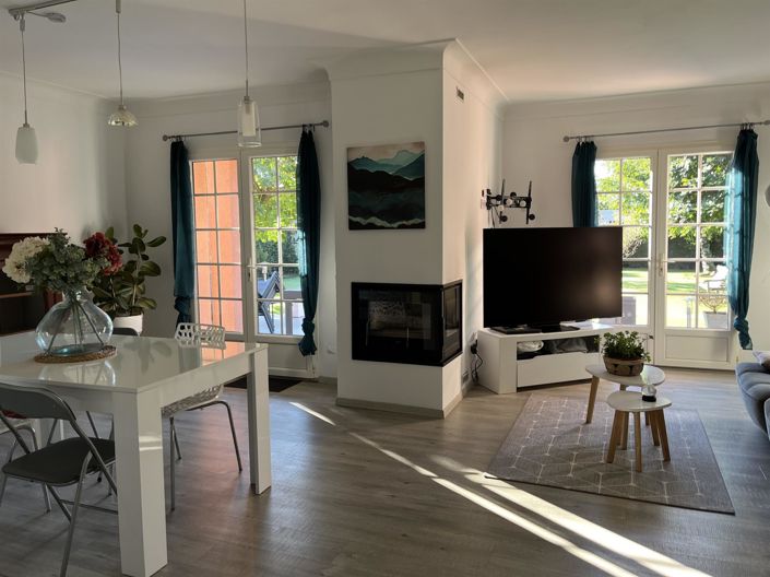 Image No.6-5 Bed House for sale