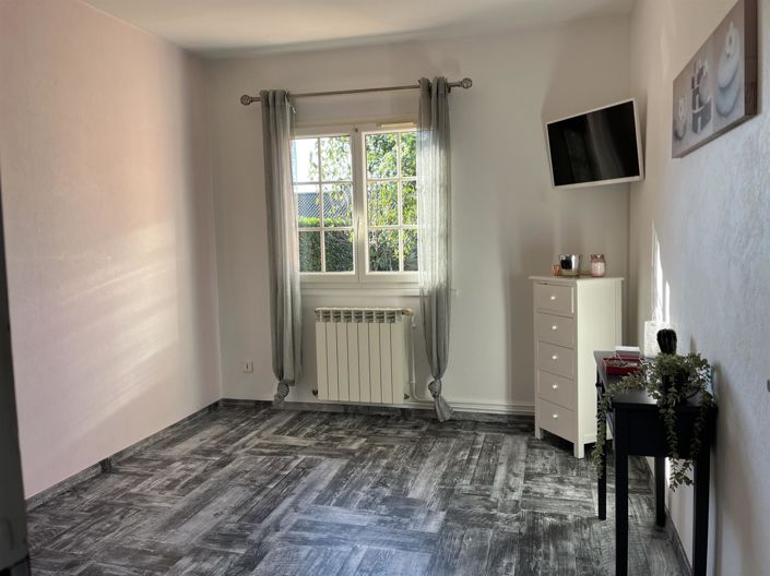 Image No.9-5 Bed House for sale