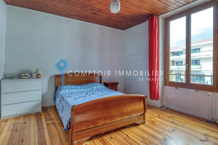 Image No.8-4 Bed House for sale