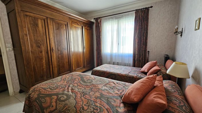 Image No.8-3 Bed House for sale