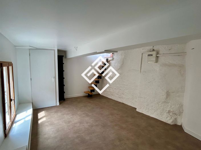 Image No.8-1 Bed House for sale