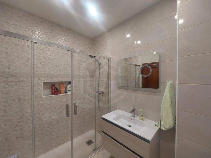 Image No.29-2 Bed Apartment for sale