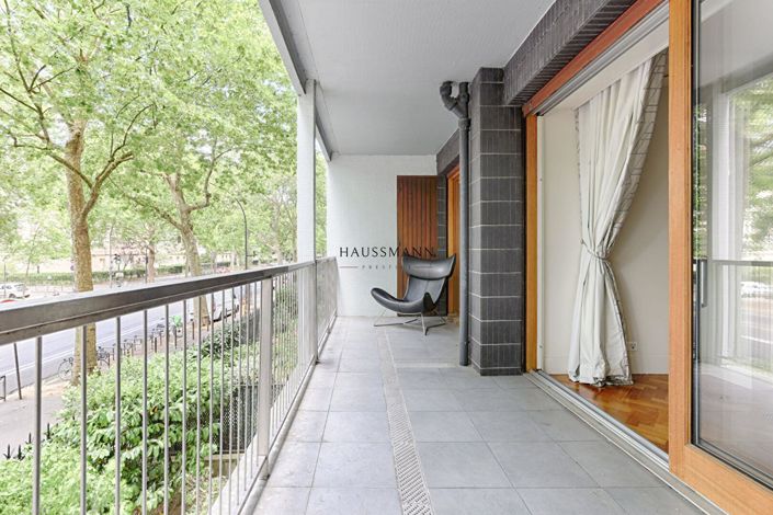 Image No.12-3 Bed Property for sale