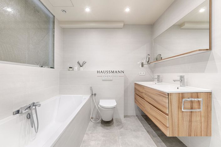 Image No.8-3 Bed Property for sale