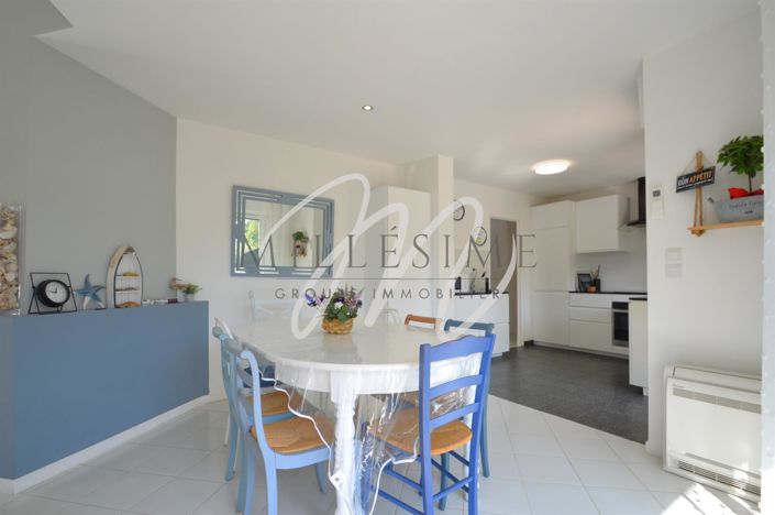 Image No.17-4 Bed House for sale