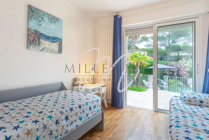 Image No.9-4 Bed House for sale