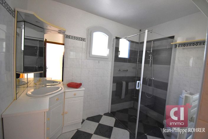 Image No.10-4 Bed House for sale