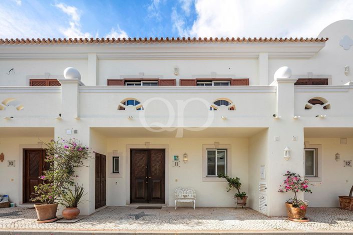 Image No.15-3 Bed House for sale