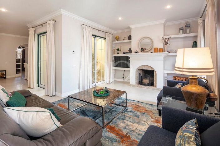 Image No.18-3 Bed House for sale