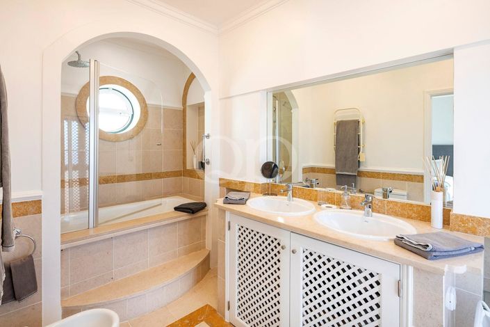 Image No.24-3 Bed House for sale