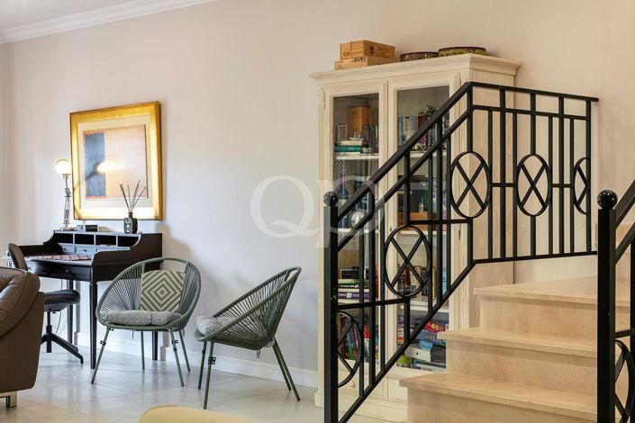 Image No.3-3 Bed House for sale