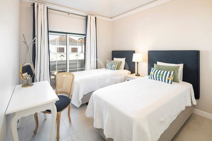 Image No.8-3 Bed House for sale