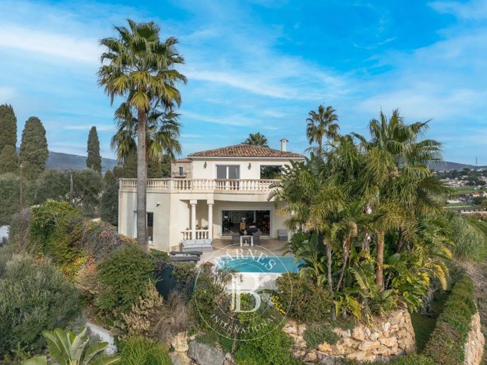 Image No.1-4 Bed House for sale