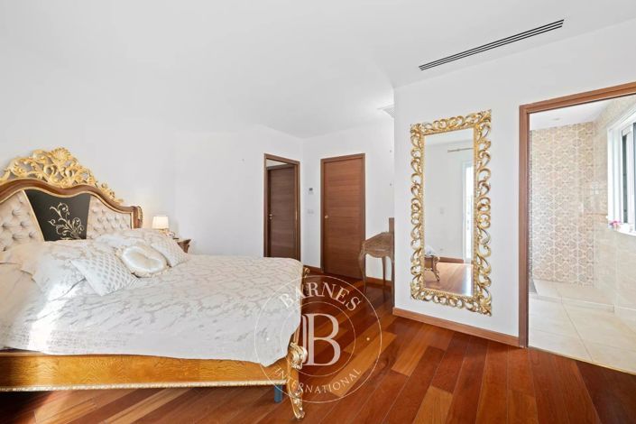 Image No.12-4 Bed House for sale