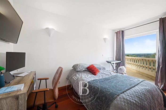 Image No.14-4 Bed House for sale