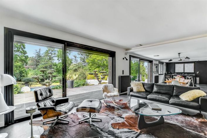 Image No.3-4 Bed House for sale