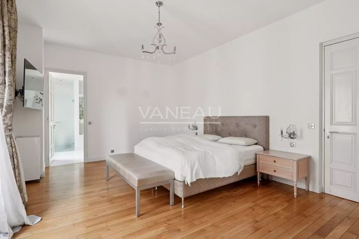 Image No.10-4 Bed Apartment for sale