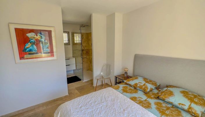 Image No.9-4 Bed House for sale