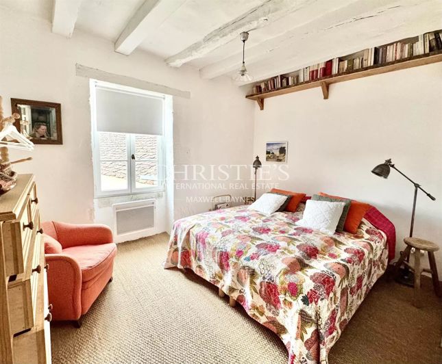 Image No.10-4 Bed House for sale