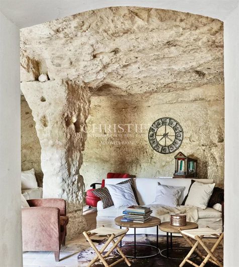 Image No.18-4 Bed House for sale