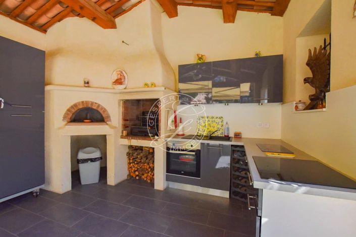 Image No.17-3 Bed House for sale