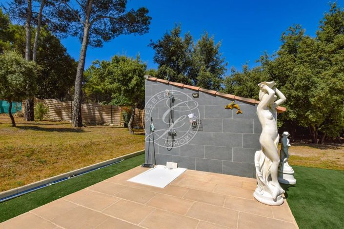 Image No.21-3 Bed House for sale