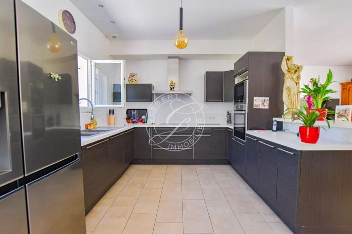 Image No.5-3 Bed House for sale