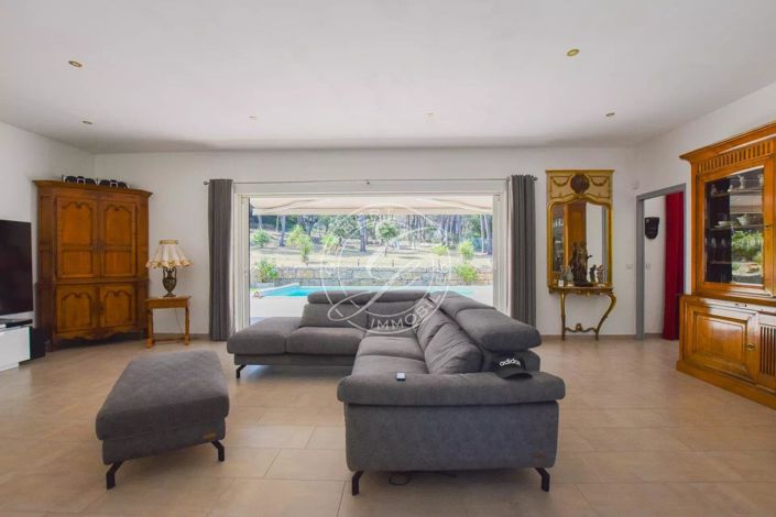 Image No.7-3 Bed House for sale