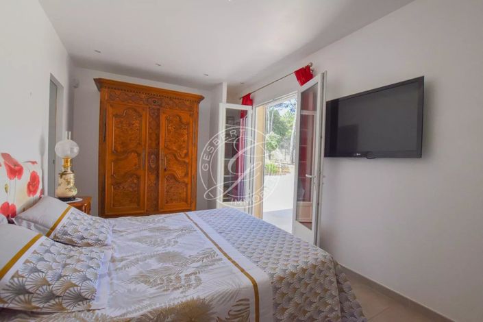 Image No.9-3 Bed House for sale