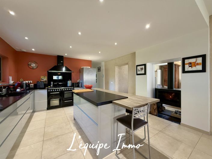 Image No.6-4 Bed House for sale