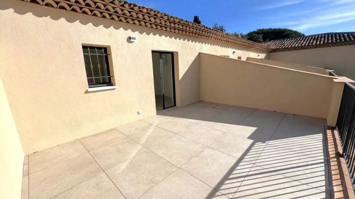 Image No.2-Maison de 2 chambres à vendre à Grimaud