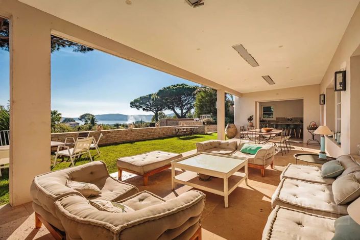 Image No.4-6 Bed House for sale