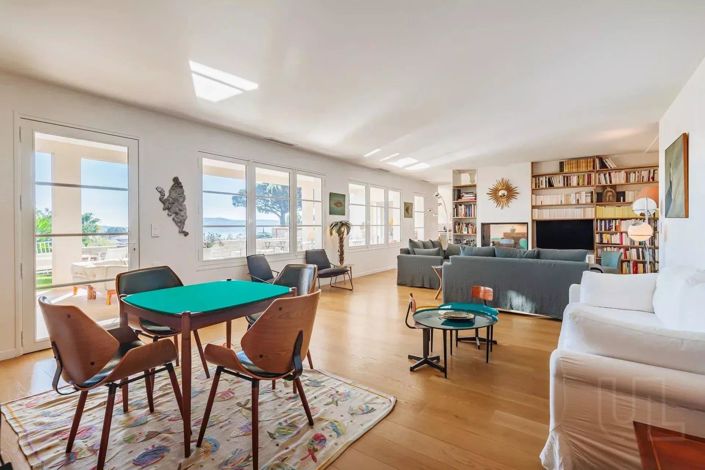 Image No.5-6 Bed House for sale