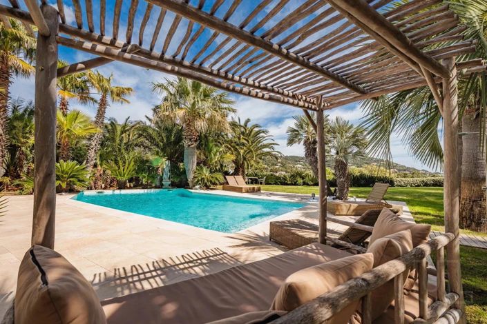 Image No.2-5 Bed House for sale