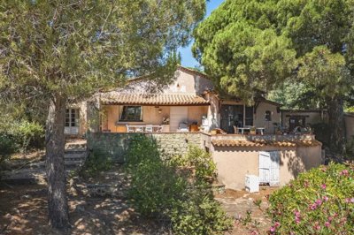 Maison de 5 chambres à vendre à Grimaud