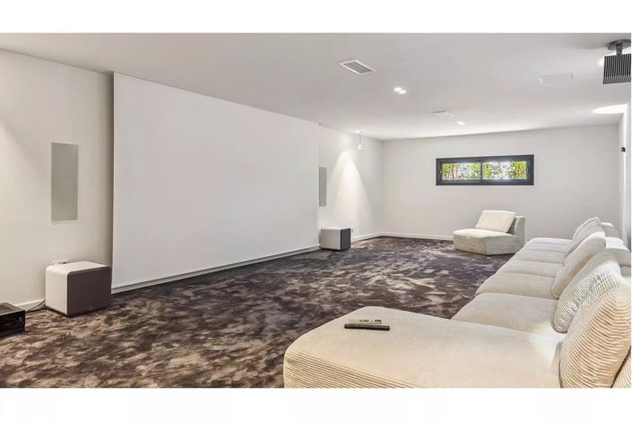 Image No.10-7 Bed House for sale