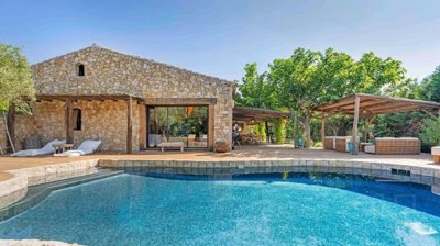 5 Bed House for sale