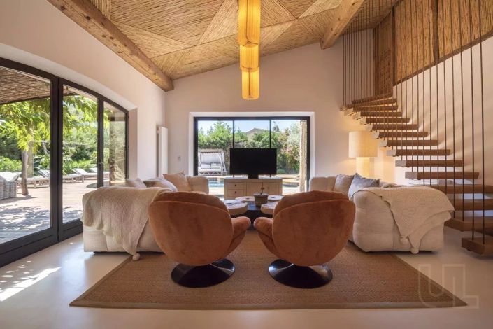 Image No.7-5 Bed House for sale