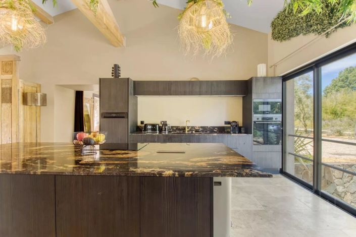 Image No.6-6 Bed House for sale