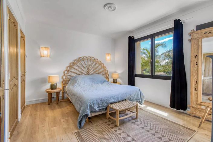 Image No.7-6 Bed House for sale