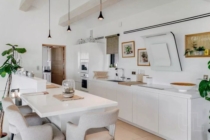 Image No.5-5 Bed House for sale