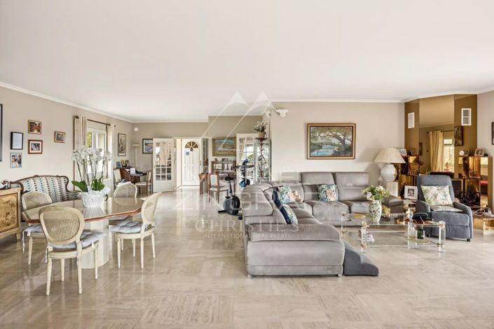 Image No.4-6 Bed House for sale