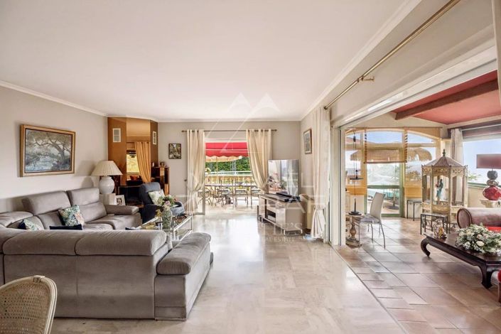 Image No.5-6 Bed House for sale