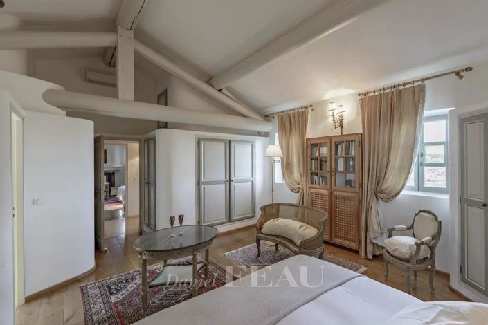 Image No.12-6 Bed House for sale