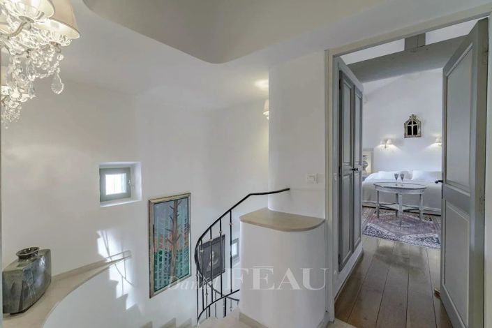 Image No.14-6 Bed House for sale