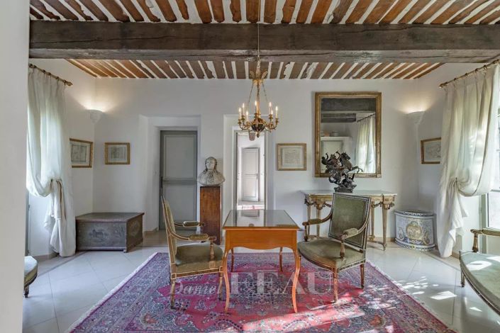 Image No.6-6 Bed House for sale