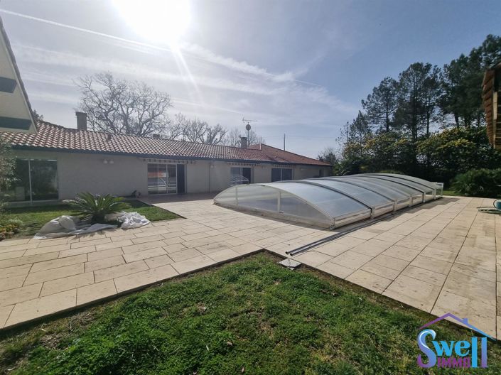 Image No.8-8 Bed House for sale