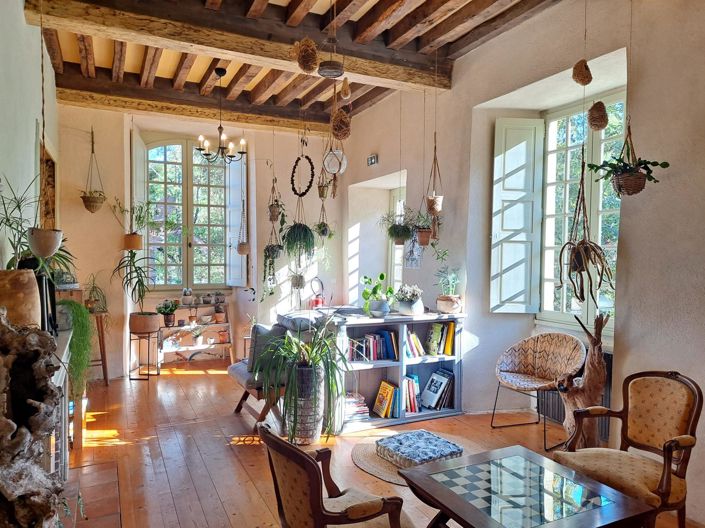 Image No.11-26 Bed Property for sale